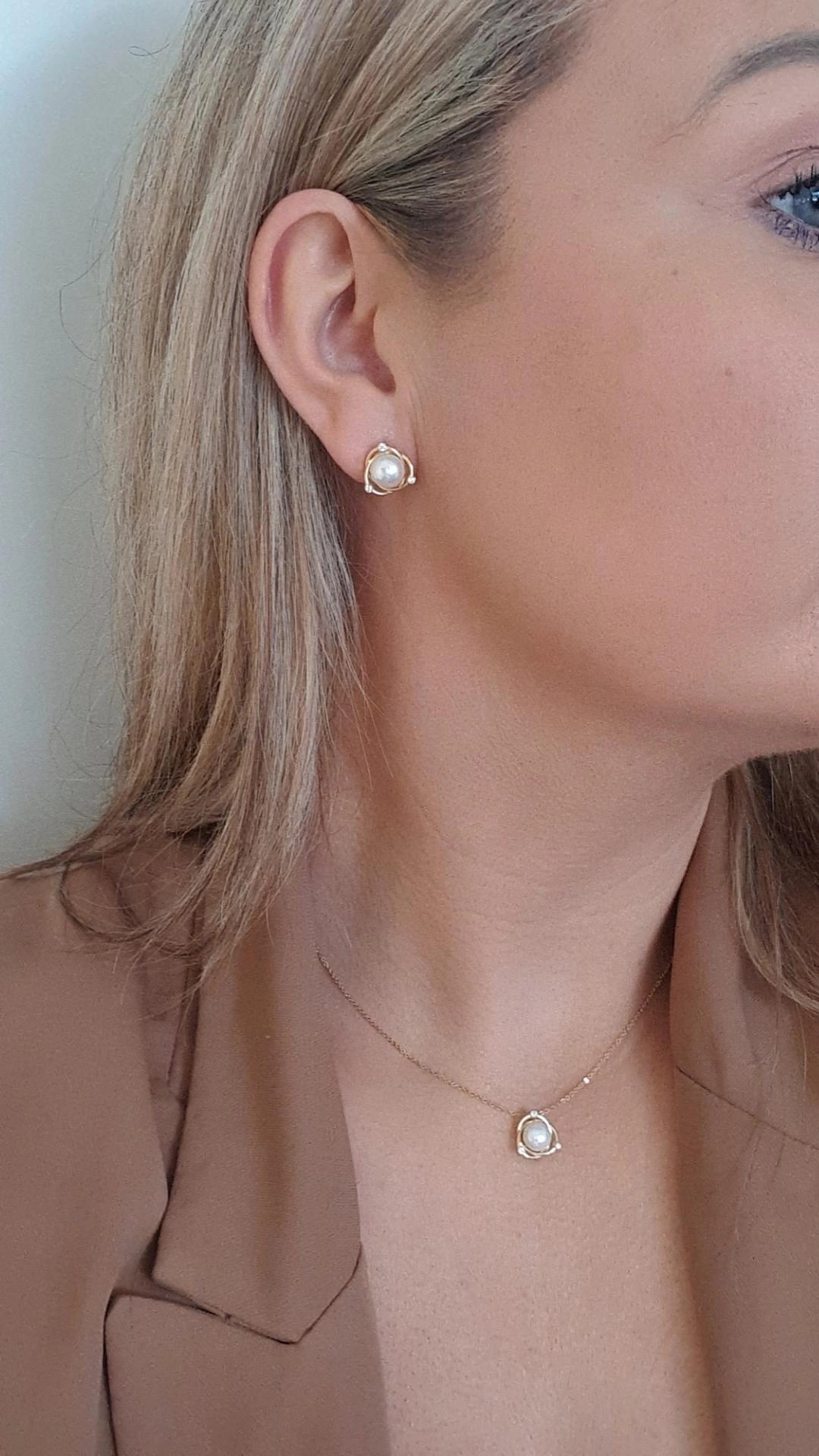 Freshwater pearl earrings